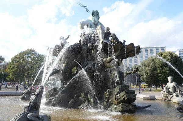 Brunnen Mit Wassertropfen Berlin Deutschland — Stockfoto
