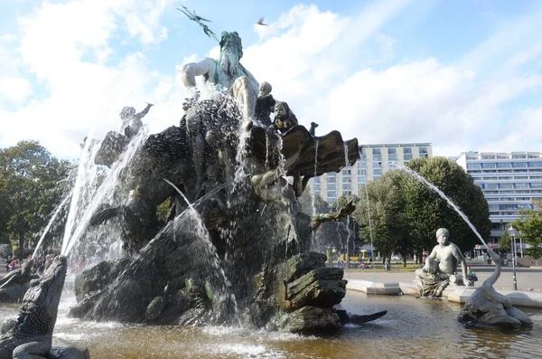 Brunnen Mit Wassertropfen Berlin Deutschland — Stockfoto
