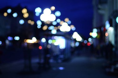 Gece ışıkları Bokeh ile bulanık arkaplan.