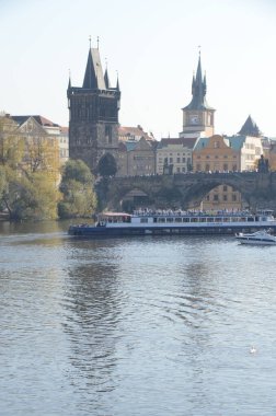 Prag manzarası nehir ve binalarıyla, Çek Cumhuriyeti