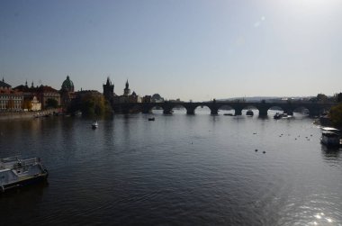 Prag manzarası nehir ve binalarıyla, Çek Cumhuriyeti