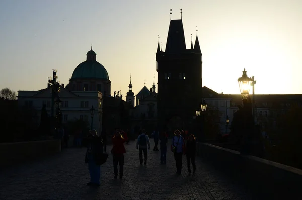 Karlův Most Vedoucí Staroměstské Mostní Věži Praha Česká Republika — Stock fotografie