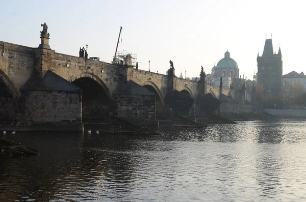 Puente Carlos Que Conduce Torre Del Puente Ciudad Vieja Praga — Foto de Stock