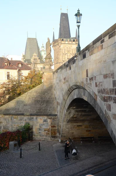 Ponte Charles Que Conduz Torre Ponte Cidade Velha Praga República — Fotografia de Stock