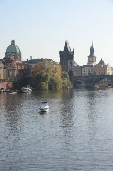 Utsikt Över Prag Med Dess Flod Och Byggnader Tjeckien — Stockfoto