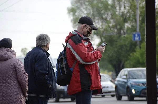 Kijów Ukraina Koncepcja Atmosfery Miejskiej Ludzie Spacerujący Ulicą — Zdjęcie stockowe