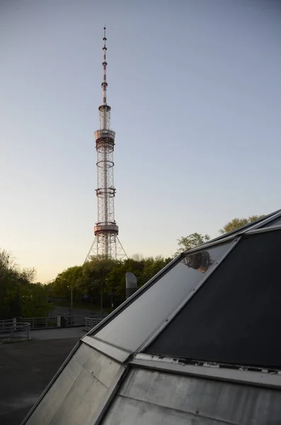 Kiev Ucrânia Torre Metal Tubo Para Radiodifusão Televisão — Fotografia de Stock