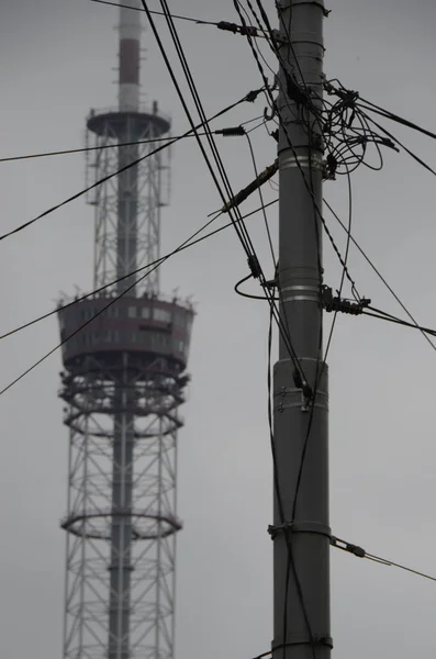 Κίεβο Ουκρανία Μεταλλικός Πύργος Σωλήνας Για Ραδιοφωνικές Και Τηλεοπτικές Εκπομπές — Φωτογραφία Αρχείου