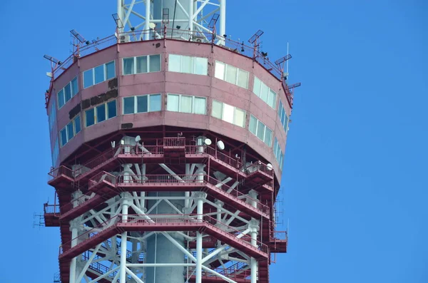 ウクライナのキエフ ラジオやテレビ放送用の金属製の塔 — ストック写真