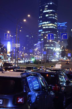 Kyiv, Ukrayna. şehir atmosferi kavramı, şehir sokakları kışın görünür