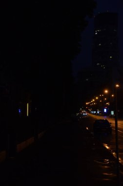 Kyiv, Ukrayna. şehir atmosferi konsepti, şehir sokakları gece manzarası