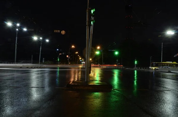 乌克兰基辅 都市大气概念 夜间道路景观 — 图库照片