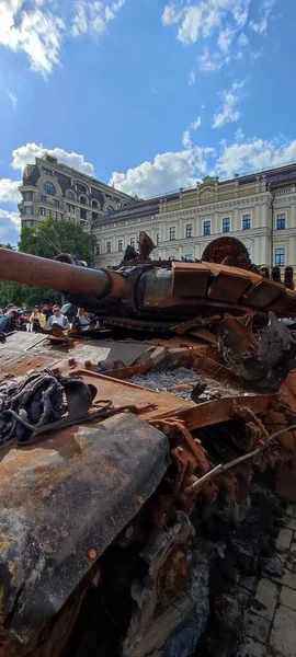 Kiev Ucrania Mayo 2022 Vehículos Blindados Rusos Destruidos Exposición Plaza — Foto de Stock