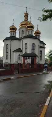 Ukrayna 'da savaş. Rus ordusunun saldırısından sonra Kyiv bölgesinde yıkılan binalar. Rus işgalinin Ukrayna 'daki sonuçları. Kyiv bölgesi, Ukrayna, Haziran 2022