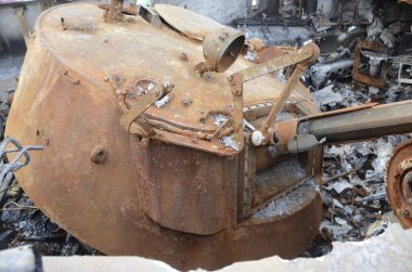 Kyiv, Ukrayna - Mayıs 2022: Ukrayna 'nın başkenti Kyiv' deki Mykhailivska Meydanı 'ndaki sergide Rus zırhlı araçları imha edildi