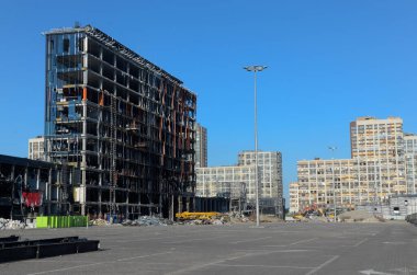 Ukrayna 'da savaş. Rus ordusunun saldırısından sonra Kyiv bölgesinde yıkılan binalar. Rus işgalinin Ukrayna 'daki sonuçları. Kyiv bölgesi, Ukrayna, Haziran 2022