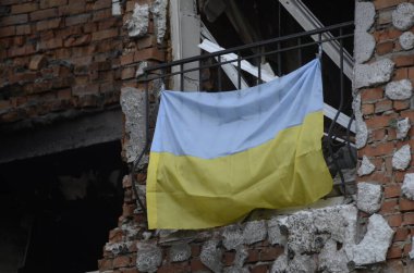 Ukrayna 'da savaş. Rus ordusunun saldırısından sonra Kyiv bölgesinde yıkılan binalar. Rus işgalinin Ukrayna 'daki sonuçları. Kyiv bölgesi, Ukrayna, Haziran 2022