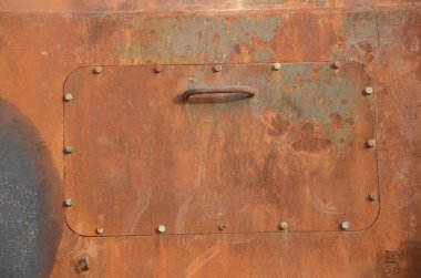 Kyiv, Ukrayna - Mayıs 2022: Ukrayna 'nın başkenti Kyiv' deki Mykhailivska Meydanı 'ndaki sergide Rus zırhlı araçları imha edildi