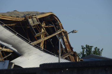 Ukrayna 'da savaş. Rus ordusunun saldırısından sonra Kyiv bölgesinde yıkılan binalar. Rus işgalinin Ukrayna 'daki sonuçları. Kyiv bölgesi, Ukrayna, Haziran 2022