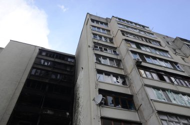 Ukrayna 'da savaş. Rus ordusunun saldırısından sonra Kyiv bölgesinde yıkılan binalar. Rus işgalinin Ukrayna 'daki sonuçları. Kyiv bölgesi, Ukrayna, Haziran 2022