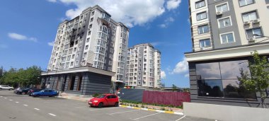 Ukrayna 'da savaş. Rus ordusunun saldırısından sonra Kyiv bölgesinde yıkılan binalar. Rus işgalinin Ukrayna 'daki sonuçları. Kyiv bölgesi, Ukrayna, Haziran 2022