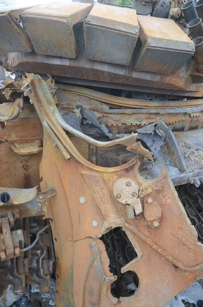 Ukrayna 'da savaş. Rus ordusu tarafından yakıldı, yok edildi ve sivillerin arabaları bombalandı. Rus işgalinin Ukrayna 'daki sonuçları. Irpin, Kyiv bölgesi, Mayıs 2022