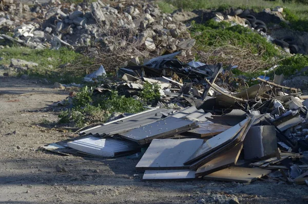 Ukrayna 'da savaş. Rus ordusunun saldırısından sonra Kyiv bölgesinde yıkılan binalar. Rus işgalinin Ukrayna 'daki sonuçları. Kyiv bölgesi, Ukrayna, Haziran 2022