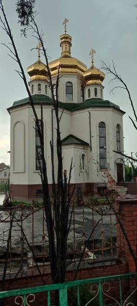 ウクライナでの戦争 ロシア軍の攻撃後 キエフ地域の建物を破壊した ウクライナへのロシアの侵攻の結果 ウクライナのキエフ地方 2022年6月 — ストック写真