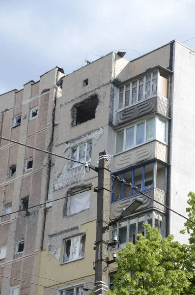 Ukrayna 'da savaş. Rus ordusunun saldırısından sonra Kyiv bölgesinde yıkılan binalar. Rus işgalinin Ukrayna 'daki sonuçları. Kyiv bölgesi, Ukrayna, Haziran 2022