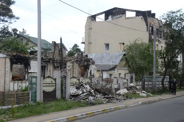Ukrayna 'da savaş. Rus ordusunun saldırısından sonra Kyiv bölgesinde yıkılan binalar. Rus işgalinin Ukrayna 'daki sonuçları. Kyiv bölgesi, Ukrayna, Haziran 2022