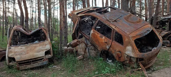 Wojna Ukrainie Spalone Zniszczone Ostrzelane Samochody Cywilów Przez Rosyjską Armię — Zdjęcie stockowe