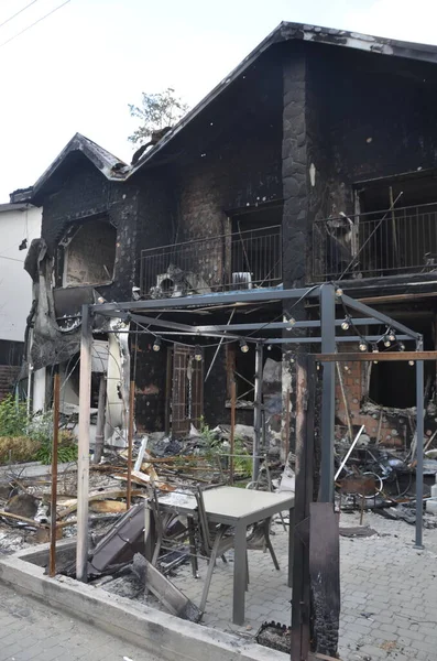 Ukrayna 'da savaş. Rus ordusunun saldırısından sonra Kyiv bölgesinde yıkılan binalar. Rus işgalinin Ukrayna 'daki sonuçları. Kyiv bölgesi, Ukrayna, Haziran 2022