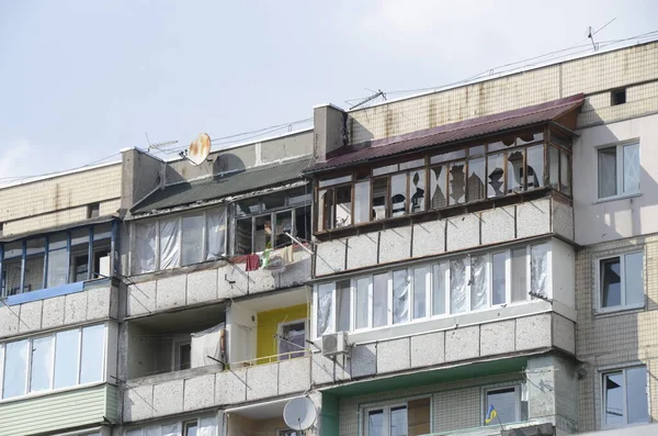 ウクライナでの戦争 ロシア軍の攻撃後 キエフ地域の建物を破壊した ウクライナへのロシアの侵攻の結果 ウクライナのキエフ地方 2022年6月 — ストック写真