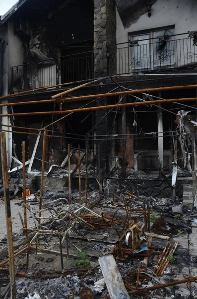 Ukrayna 'da savaş. Rus ordusunun saldırısından sonra Kyiv bölgesinde yıkılan binalar. Rus işgalinin Ukrayna 'daki sonuçları. Kyiv bölgesi, Ukrayna, Haziran 2022