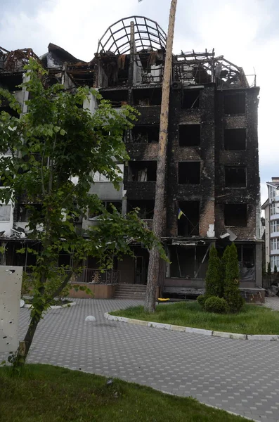 Ukrayna 'da savaş. Rus ordusunun saldırısından sonra Kyiv bölgesinde yıkılan binalar. Rus işgalinin Ukrayna 'daki sonuçları. Kyiv bölgesi, Ukrayna, Haziran 2022