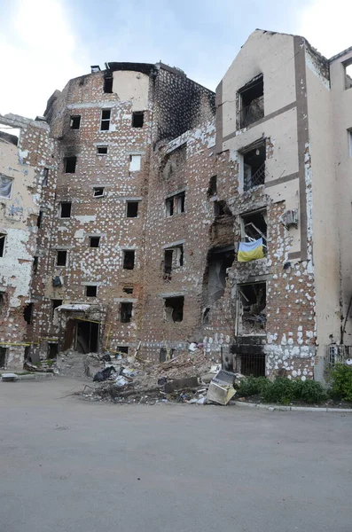 Ukrayna 'da savaş. Rus ordusunun saldırısından sonra Kyiv bölgesinde yıkılan binalar. Rus işgalinin Ukrayna 'daki sonuçları. Kyiv bölgesi, Ukrayna, Haziran 2022