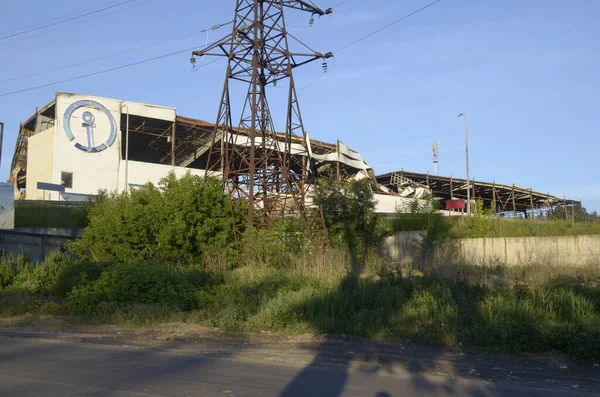 Ukrayna 'da savaş. Rus ordusunun saldırısından sonra Kyiv bölgesinde yıkılan binalar. Rus işgalinin Ukrayna 'daki sonuçları. Kyiv bölgesi, Ukrayna, Haziran 2022