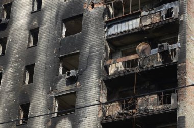 Ukrayna 'da savaş. Rus ordusunun saldırısından sonra Kyiv bölgesinde yıkılan binalar. Rus işgalinin Ukrayna 'daki sonuçları. Kyiv bölgesi, Ukrayna, Haziran 2022