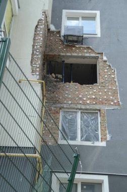 Ukrayna 'da savaş. Rus ordusunun saldırısından sonra Kyiv bölgesinde yıkılan binalar. Rus işgalinin Ukrayna 'daki sonuçları. Kyiv bölgesi, Ukrayna, Haziran 2022