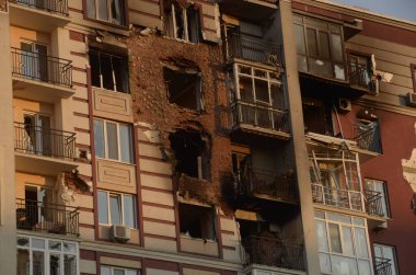 Ukrayna 'da savaş. Rus ordusunun saldırısından sonra Kyiv bölgesinde yıkılan binalar. Rus işgalinin Ukrayna 'daki sonuçları. Kyiv bölgesi, Ukrayna, Haziran 2022