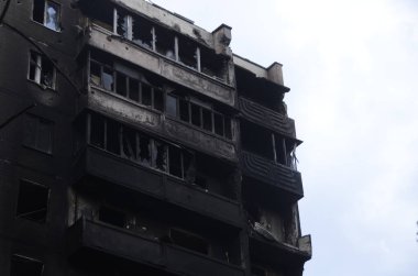 Ukrayna 'da savaş. Rus ordusunun saldırısından sonra Kyiv bölgesinde yıkılan binalar. Rus işgalinin Ukrayna 'daki sonuçları. Kyiv bölgesi, Ukrayna, Haziran 2022