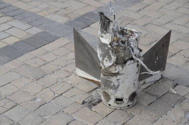 Kyiv, Ukrayna - Mayıs 2022: Ukrayna 'nın başkenti Kyiv' deki Mykhailivska Meydanı 'ndaki sergide Rus zırhlı araçları imha edildi