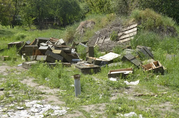 Ukrayna 'da savaş. Rus ordusunun saldırısından sonra Kyiv bölgesinde yıkılan binalar. Rus işgalinin Ukrayna 'daki sonuçları. Kyiv bölgesi, Ukrayna, Haziran 2022