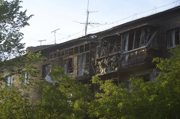 우크라이나 러시아군의 키예프 지역의 건물들 파괴되었다 러시아의 우크라이나 침공의 결과입니다 — 스톡 사진