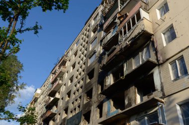 Ukrayna 'da savaş. Rus ordusunun saldırısından sonra Kyiv bölgesinde yıkım. Rus işgalinin Ukrayna 'daki sonuçları. Kyiv bölgesi, Ukrayna, Haziran 2022