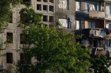 Ukrayna 'da savaş. Rus ordusunun saldırısından sonra Kyiv bölgesinde yıkım. Rus işgalinin Ukrayna 'daki sonuçları. Kyiv bölgesi, Ukrayna, Haziran 2022
