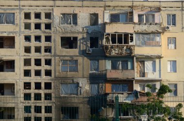 Ukrayna 'da savaş. Rus ordusunun saldırısından sonra Kyiv bölgesinde yıkım. Rus işgalinin Ukrayna 'daki sonuçları. Kyiv bölgesi, Ukrayna, Haziran 2022