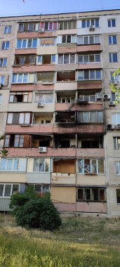 Ukrayna 'da savaş. Rus ordusunun saldırısından sonra Kyiv bölgesinde yıkım. Rus işgalinin Ukrayna 'daki sonuçları. Kyiv bölgesi, Ukrayna, Haziran 2022