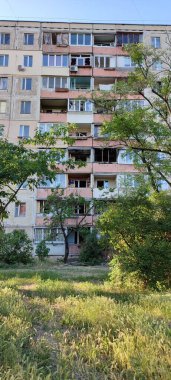 Ukrayna 'da savaş. Rus ordusunun saldırısından sonra Kyiv bölgesinde yıkım. Rus işgalinin Ukrayna 'daki sonuçları. Kyiv bölgesi, Ukrayna, Haziran 2022