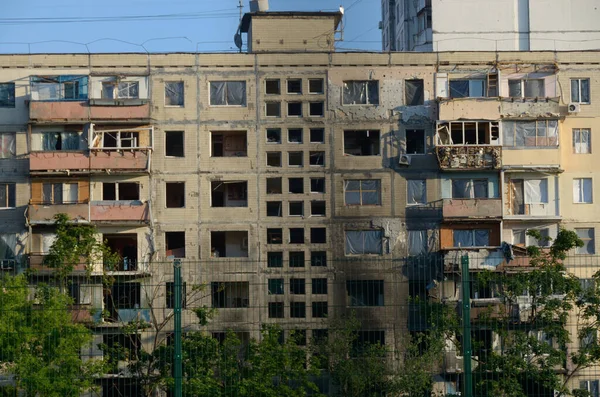 Ukrayna 'da savaş. Rus ordusunun saldırısından sonra Kyiv bölgesinde yıkım. Rus işgalinin Ukrayna 'daki sonuçları. Kyiv bölgesi, Ukrayna, Haziran 2022